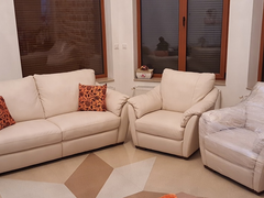 Canapea si fotolii noi Ikea din piele ecologica