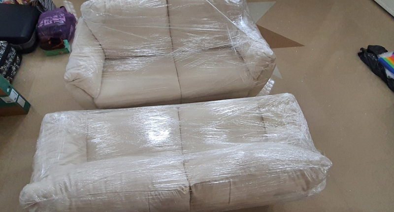 Canapea si fotolii noi Ikea din piele ecologica